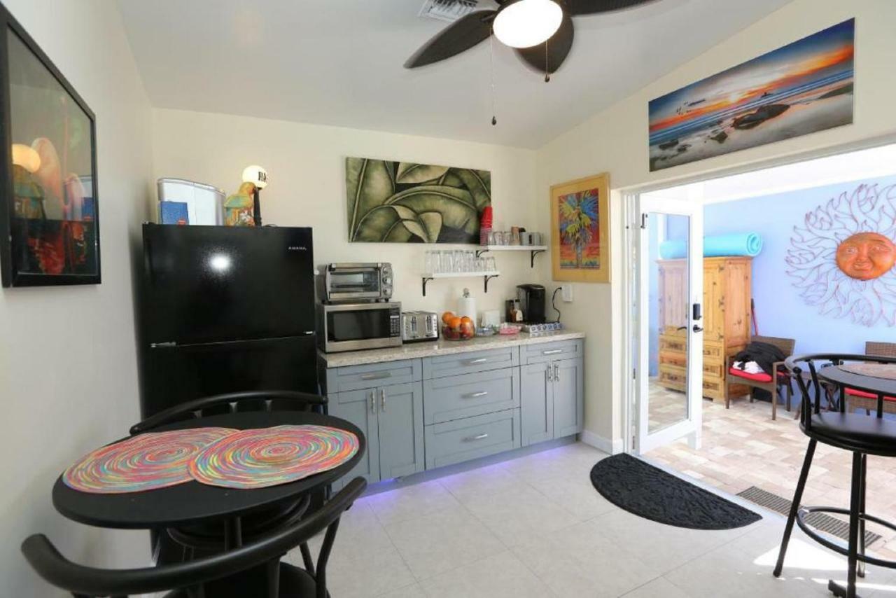 Fantasy Island Inn, Caters To Men Wilton Manors Esterno foto