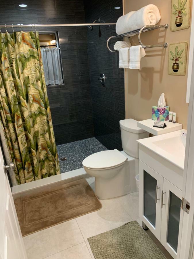 Fantasy Island Inn, Caters To Men Wilton Manors Esterno foto
